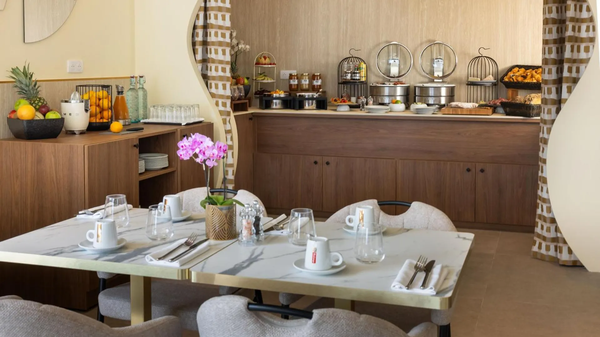 Appart'é Hôtel Cagnes-sur-Mer 4*,