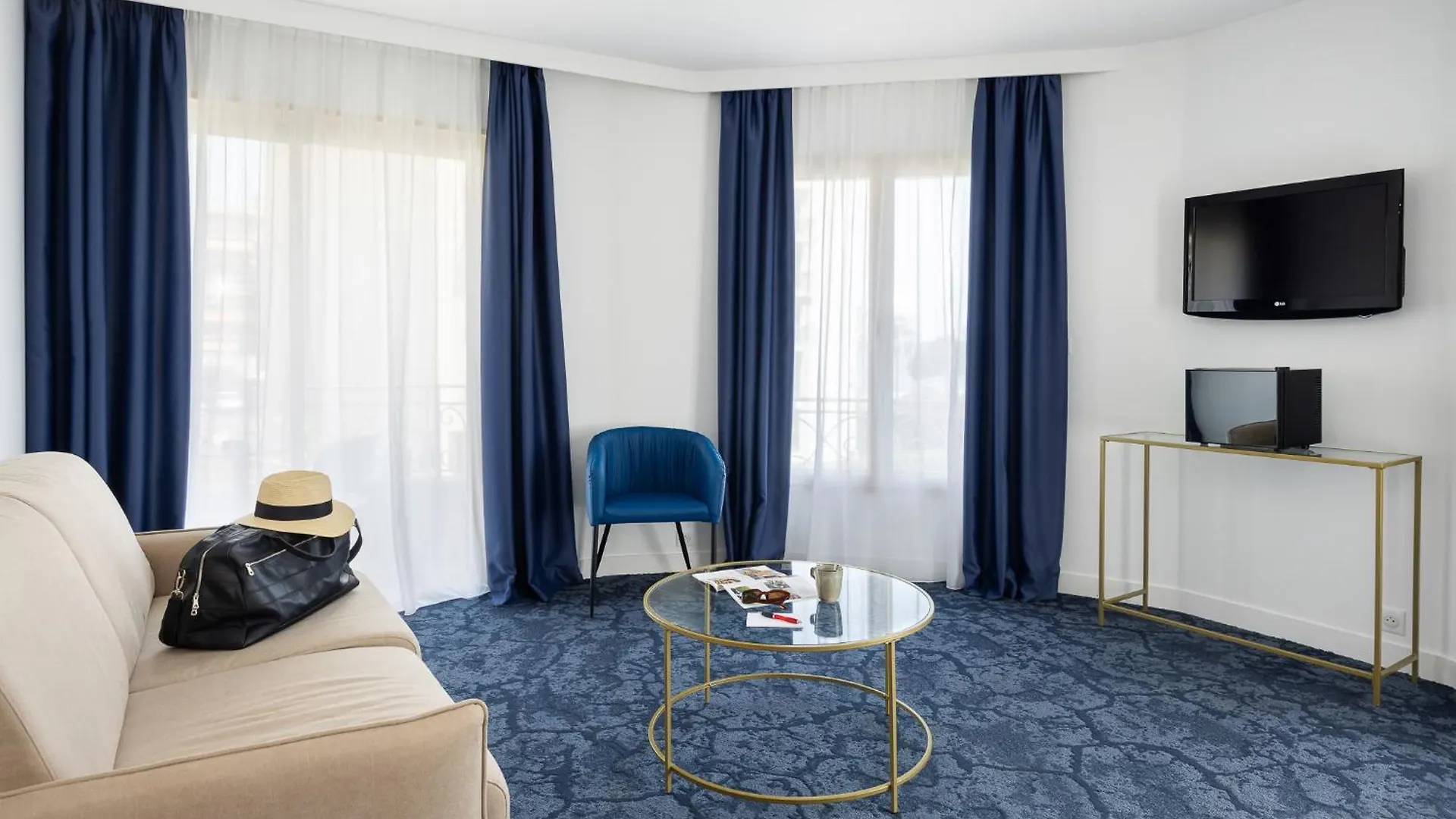 Appart'é Hôtel Cagnes-sur-Mer 4*,