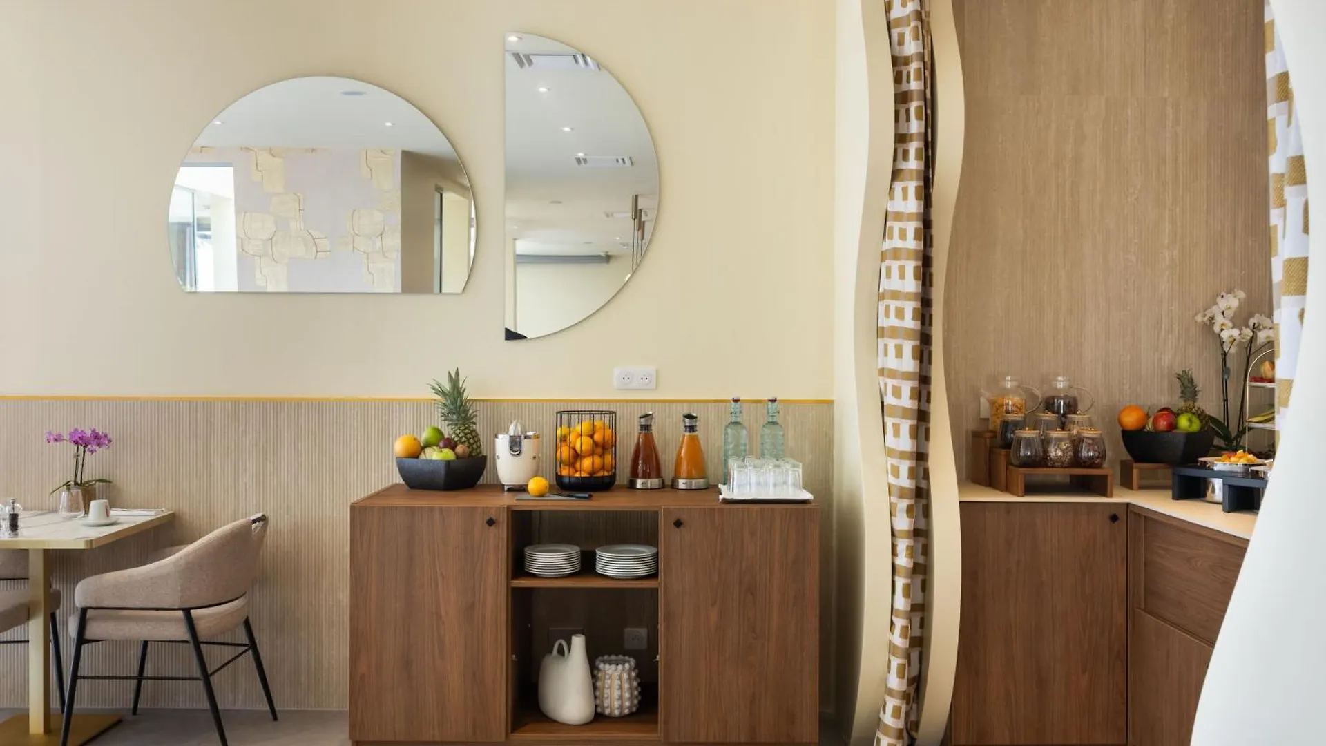 Hotel Royalmar - Nouveau Proprietaire Cagnes-sur-Mer 4*,  France